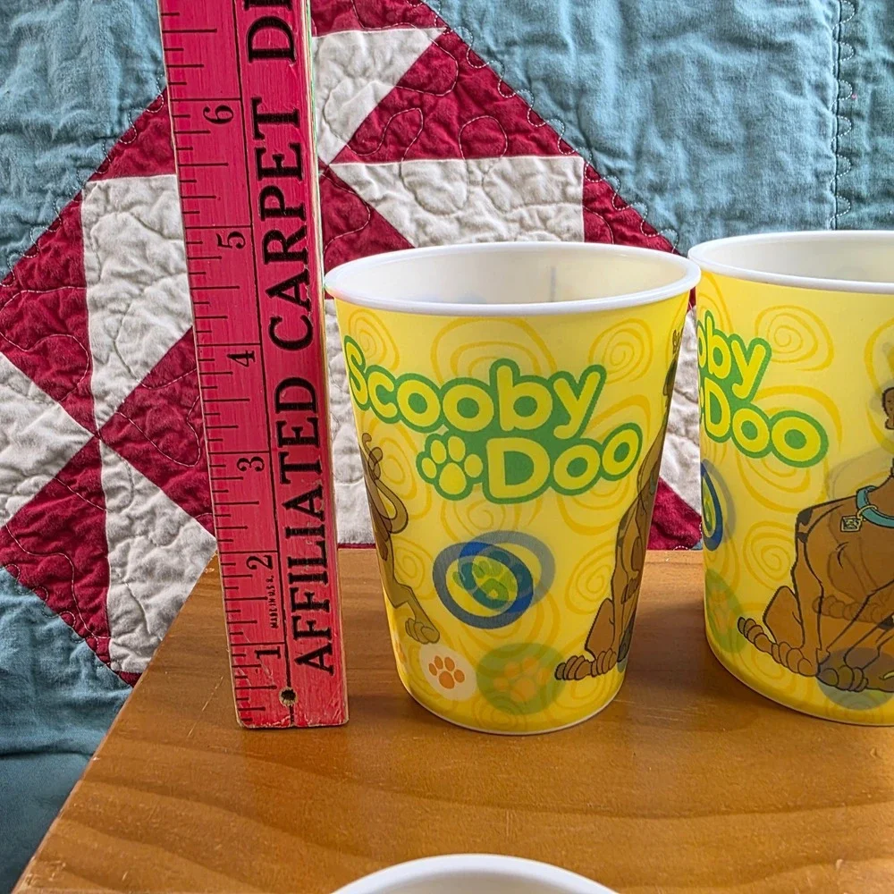 Scooby-Doo 4 Piece Plastic Hollographic Cups 2013 BPA Free Yellow Hanna-Barbera